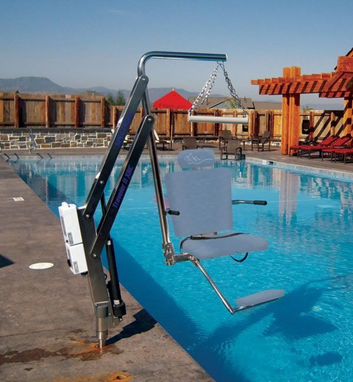 Spectrum Aquatics Traveler BP500 pool lift